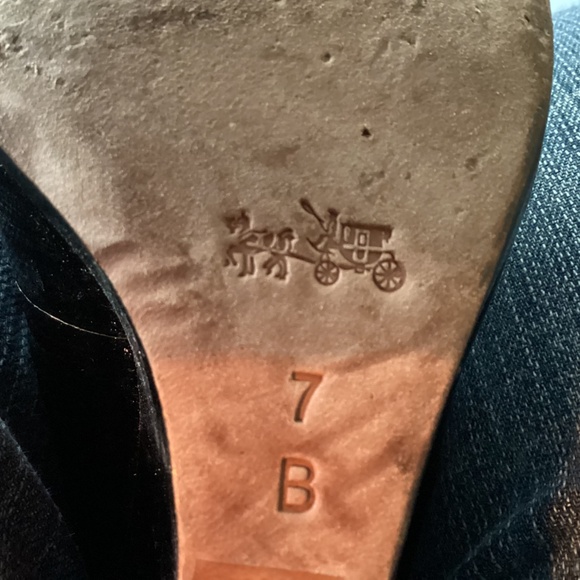 Coach Black Wedge Size 7 - Picture 8 of 9
